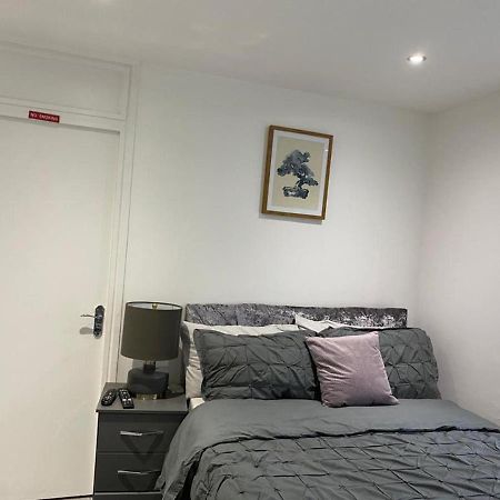 Luxurious 2-Bed Apartment In Woolwich London Exterior photo