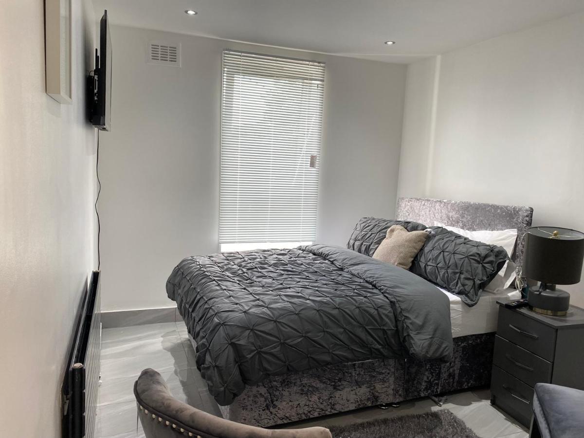 Luxurious 2-Bed Apartment In Woolwich London Exterior photo