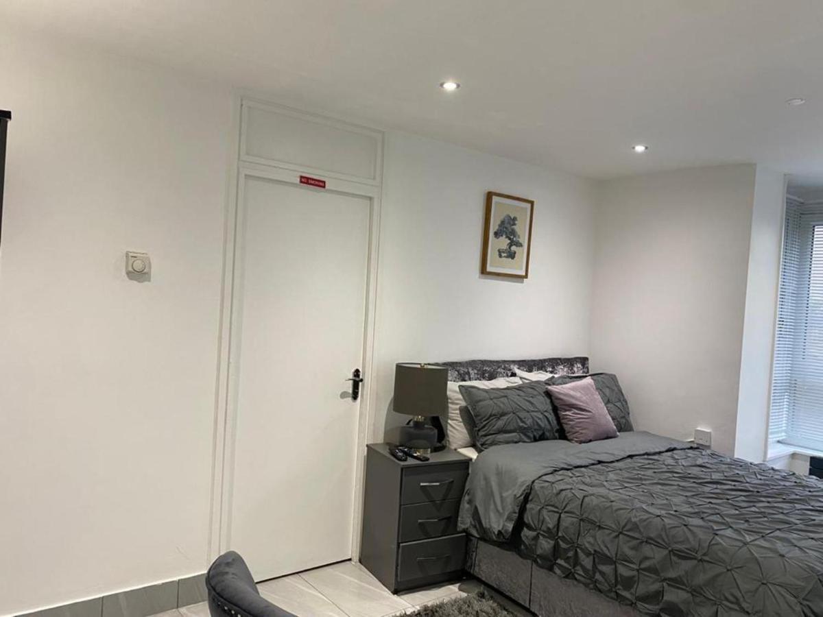 Luxurious 2-Bed Apartment In Woolwich London Exterior photo