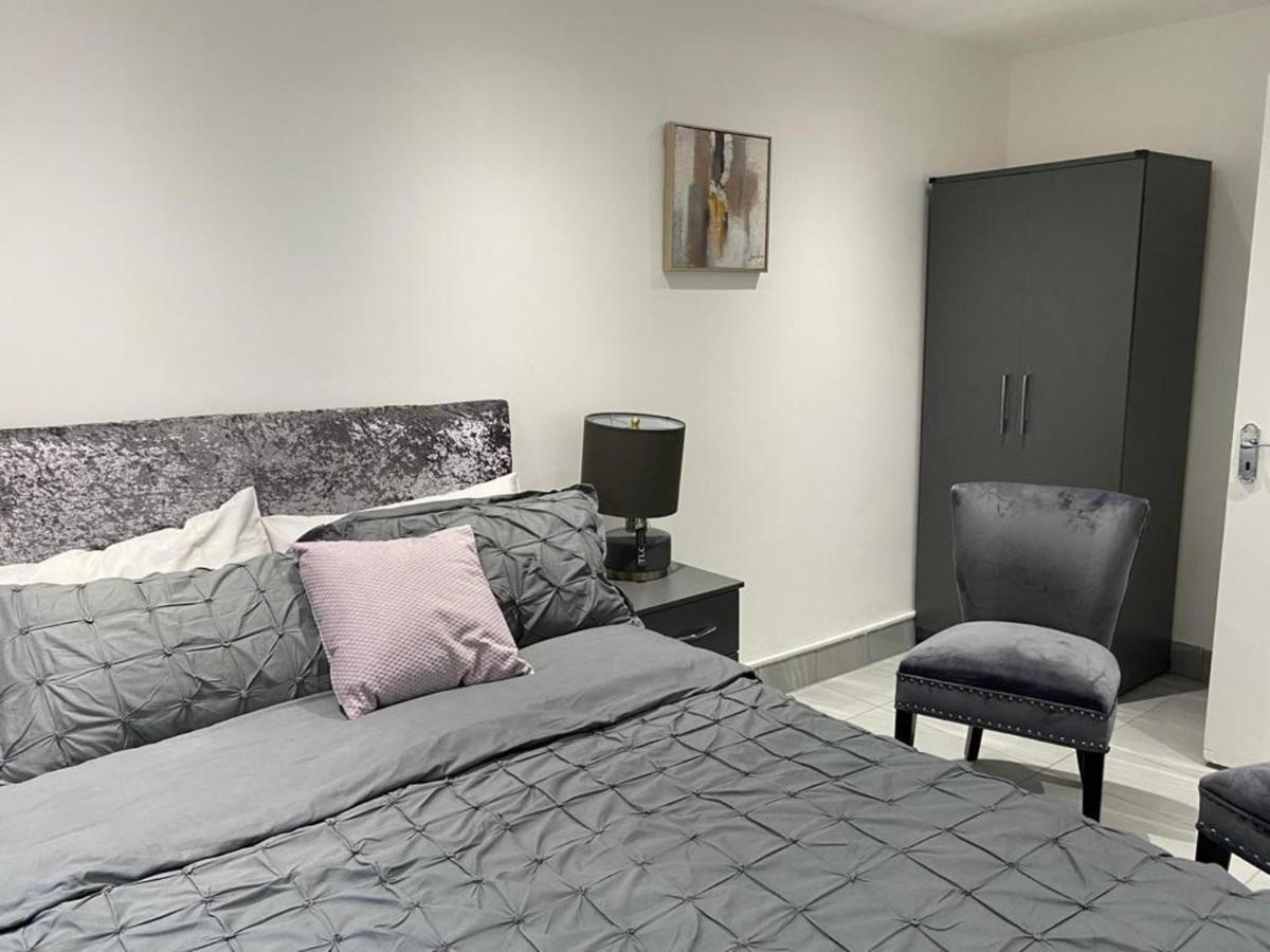 Luxurious 2-Bed Apartment In Woolwich London Exterior photo